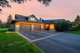 20960 Royal Oak Cir, Bend, OR 97701 - Photo 2