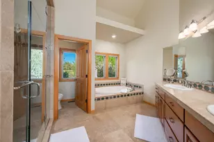 20960 Royal Oak Cir, Bend, OR 97701 - Photo 36