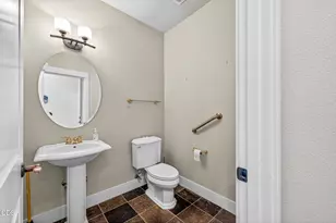 2723 NW Havre Ct, Bend, OR 97703 - Photo 28