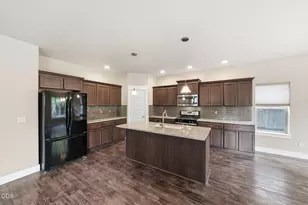3024 Northeast Flagstone Avenue, Bend, OR 97701 - Photo 6