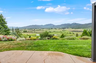 825 Amerman Dr, Phoenix, OR 97535 - Photo 52