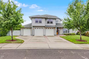 825 Amerman Dr, Phoenix, OR 97535 - Photo 1
