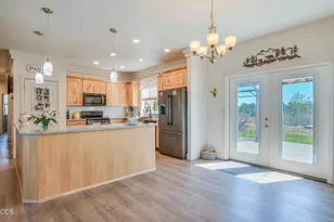 60900 Jennings Rd, Bend, OR 97702 - Photo 12