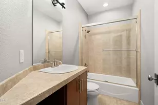 19062 Mount McLoughlin Ln, Bend, OR 97703 - Photo 22
