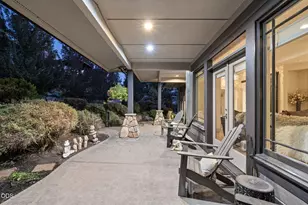 19062 Mount McLoughlin Ln, Bend, OR 97703 - Photo 6
