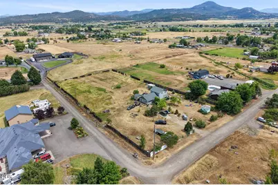 6950 Pico Drive, Medford, OR 97502 - Photo 28