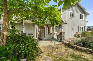 6950 Pico Dr, Medford, OR 97502 - Photo 2