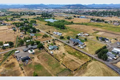 6950 Pico Drive, Medford, OR 97502 - Photo 30