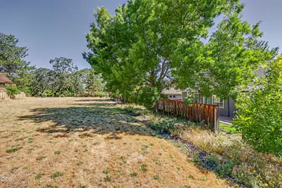 935 Cypress Point Loop, Ashland, OR 97520 - Photo 32