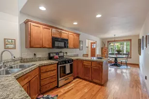 2354 NW Summerhill Dr, Bend, OR 97703 - Photo 8