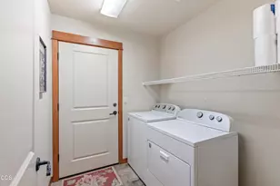 2354 NW Summerhill Dr, Bend, OR 97703 - Photo 22