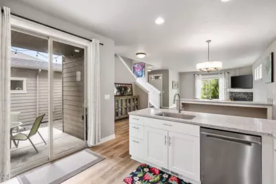 61066 SE Sydney Harbor Drive, Bend, OR 97702 - Photo 10