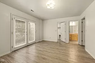 360 Glenn St, Ashland, OR 97520 - Photo 2