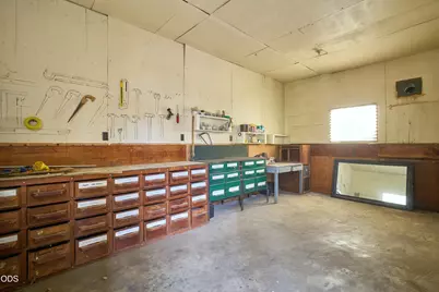 11 S Platt Avenue, Eagle Point, OR 97524 - Photo 32