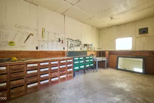 11 S Platt Ave, Eagle Point, OR 97524 - Photo 32