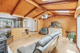 1317 NW Prospect Ave, Grants Pass, OR 97526 - Photo 8