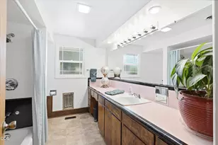 1317 NW Prospect Ave, Grants Pass, OR 97526 - Photo 18