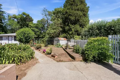 1317 NW Prospect Avenue, Grants Pass, OR 97526 - Photo 42