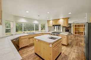 7833 Lower River Rd, Grants Pass, OR 97526 - Photo 14