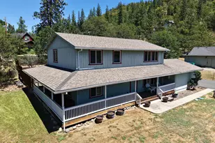 10 Quail Run Dr, Shady Cove, OR 97539 - Photo 1