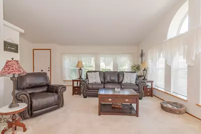 125 NW Wrightwood Circle, Grants Pass, OR 97526 - Photo 4