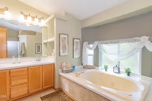 125 NW Wrightwood Cir, Grants Pass, OR 97526 - Photo 20