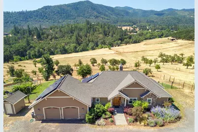 4337 Pioneer Road, Medford, OR 97501 - Photo 2