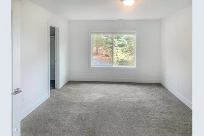 1169 Orange Blossom Drive #130, Klamath Falls, OR 97601 - Photo 4
