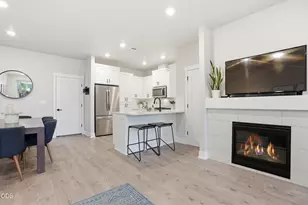3031 NE Red Jasper Pl, Bend, OR 97701 - Photo 6
