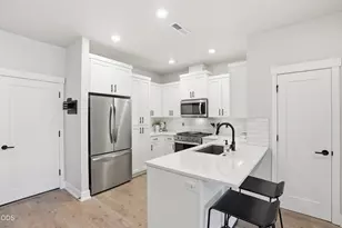 3031 NE Red Jasper Pl, Bend, OR 97701 - Photo 8