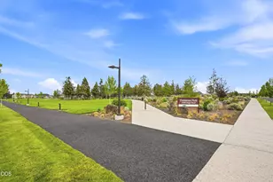 3031 NE Red Jasper Pl, Bend, OR 97701 - Photo 20