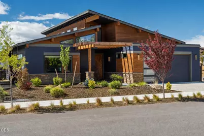 471 E Diamond Peak Avenue, Sisters, OR 97759 - Photo 1