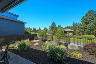 2627 NW Rippling River Ct, Bend, OR 97703 - Photo 28