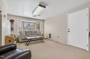 1621 Gayety Ln, Medford, OR 97504 - Photo 14