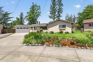 1621 Gayety Ln, Medford, OR 97504 - Photo 1
