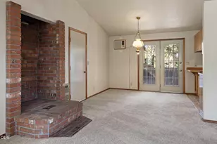 220 SW Maricopa Dr, Bend, OR 97702 - Photo 6