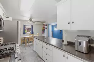 723 NE 12th St, Grants Pass, OR 97526 - Photo 16