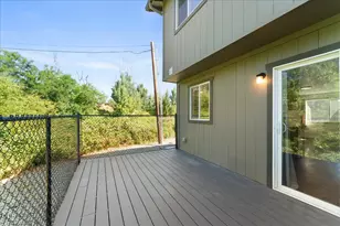 610 N Main St, Phoenix, OR 97535 - Photo 12