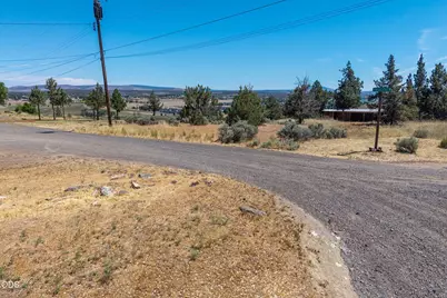 Hodges #Lot 700, Madras, OR 97741 - Photo 2