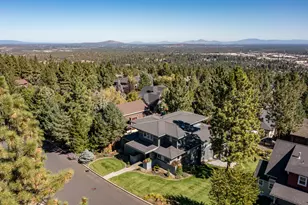 3160 N W Colonial Dr, Bend, OR 97703 - Photo 54