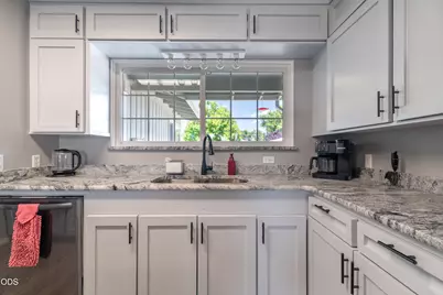 212 Windsor Way, Central Point, OR 97502 - Photo 10