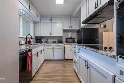 212 Windsor Way, Central Point, OR 97502 - Photo 8