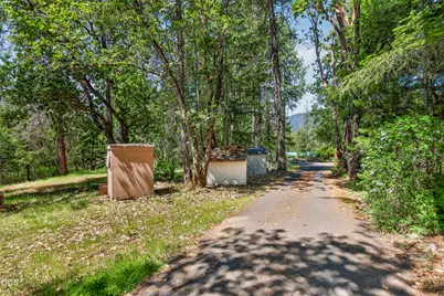 2850 E Evans Creek Road, Rogue River, OR 97537 - Photo 20