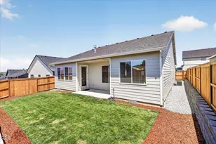 106 Valemont Dr, Eagle Point, OR 97524 - Photo 24
