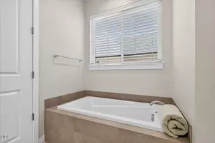 106 Valemont Dr, Eagle Point, OR 97524 - Photo 14