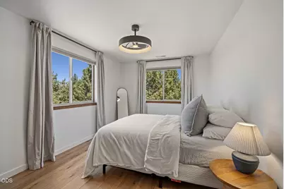 21770 Eastmont Drive, Bend, OR 97701 - Photo 48