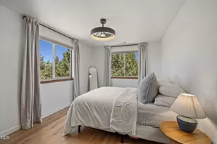 21770 Eastmont Dr, Bend, OR 97701 - Photo 48