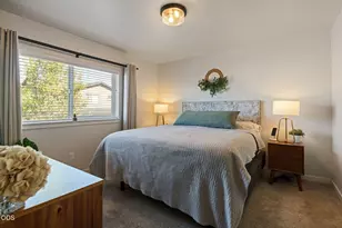 968 NE Paula Dr, Bend, OR 97701 - Photo 10