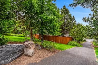 157 NW Black Hawk Avenue, Bend, OR 97703 - Photo 44