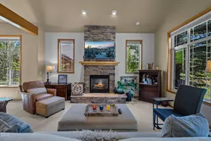 343 Mt Washington Dr, Bend, OR 97702 - Photo 6